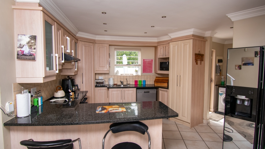 3 Bedroom Property for Sale in Jeffreys Bay Central Eastern Cape